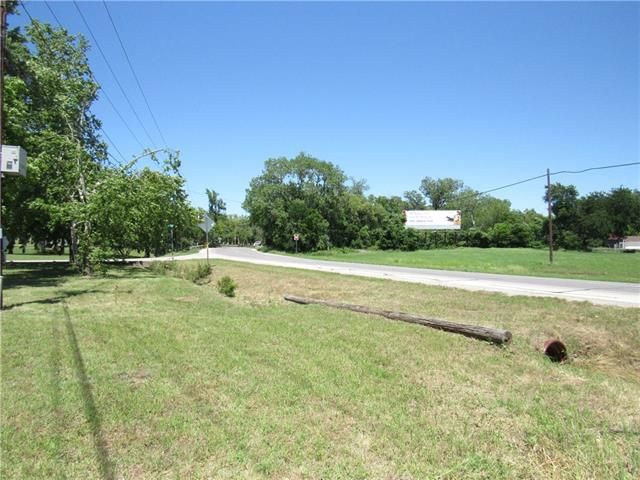 1220 W Hubbard St, Mineral Wells, TX 76067